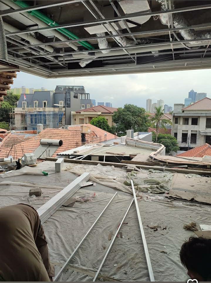 Pemasangan outdoor AC di Jakarta Timur